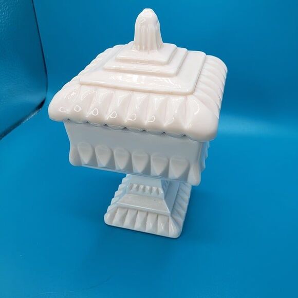 Vintage Pink Milk Glass Wedding Bowl & Lid Candy Shell Romantic Dresser Decor - Picture 2 of 9